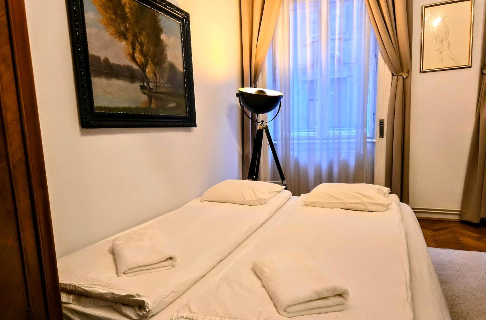 Christoph'S Central Apartment บูดาเปสต์ ภายนอก รูปภาพ